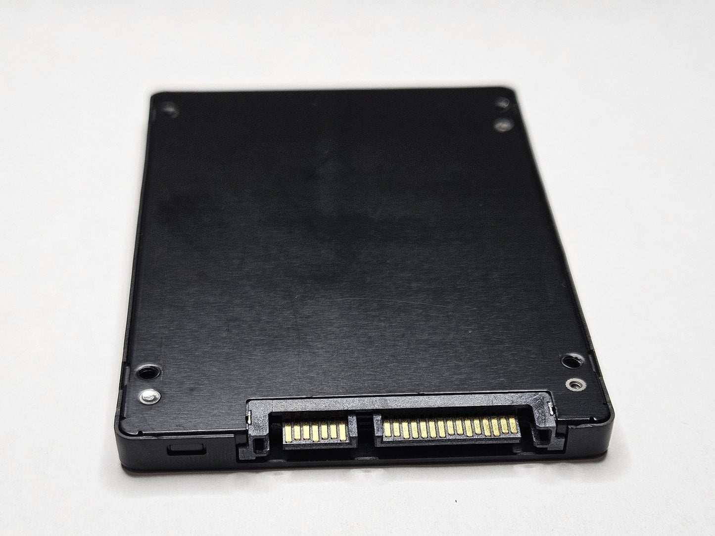 Micron M600 1TB MLC SATA 6Gbps 2.5" SSD MTFDDAK1T0MBF2