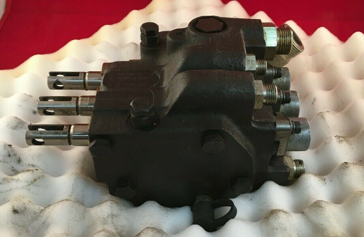 Clark Hydraulic Control Valve TM15 TM17 TM20 2799928