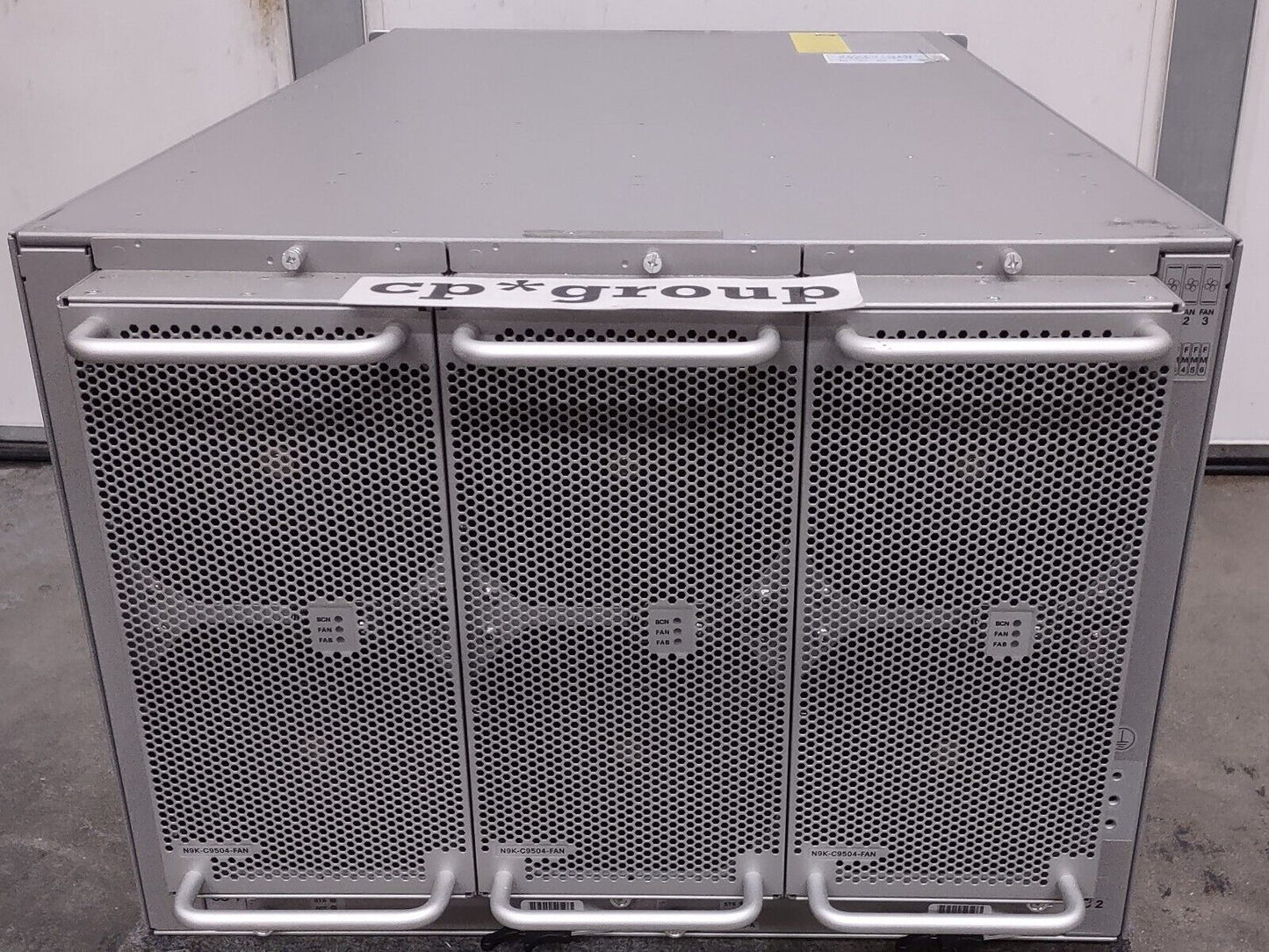 Cisco Nexus 9500 4-Slot Chassis w/ 4 Modules & 4 3000W Power Supplies N9K-C9504*