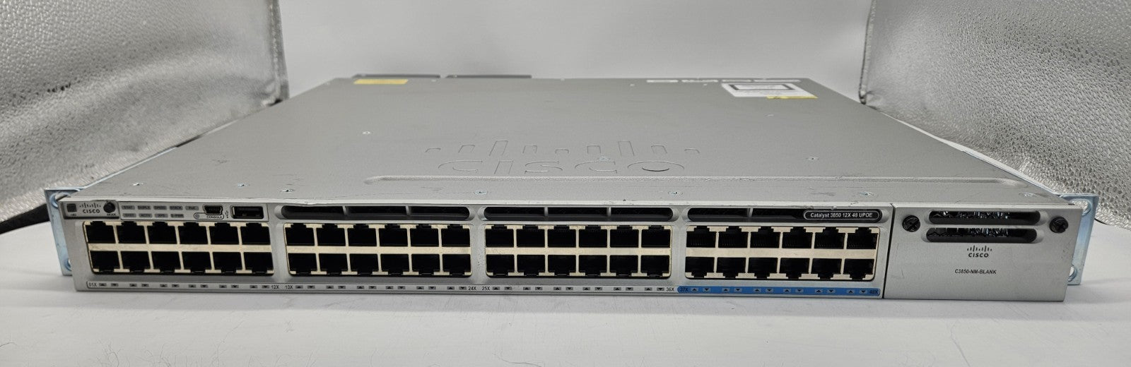 Cisco Catalyst 3850 48-Port GbE (12-10GbE) Network Switch WS-C3850-12X48U-E1