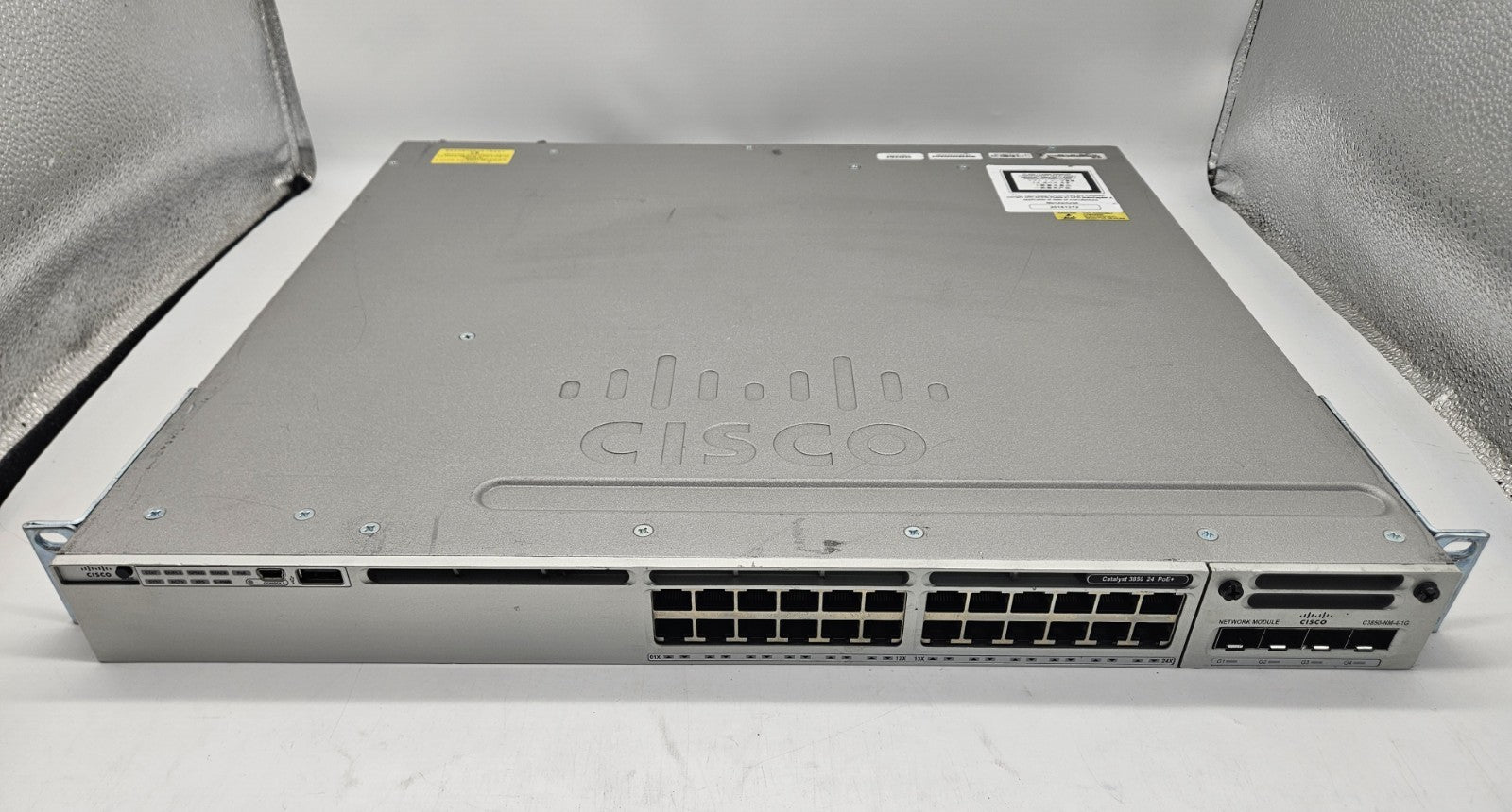 Cisco Catalyst C3850 24-Port PoE GbE Network Switch w/ NM-4-1G WS-C3850-24P-L0
