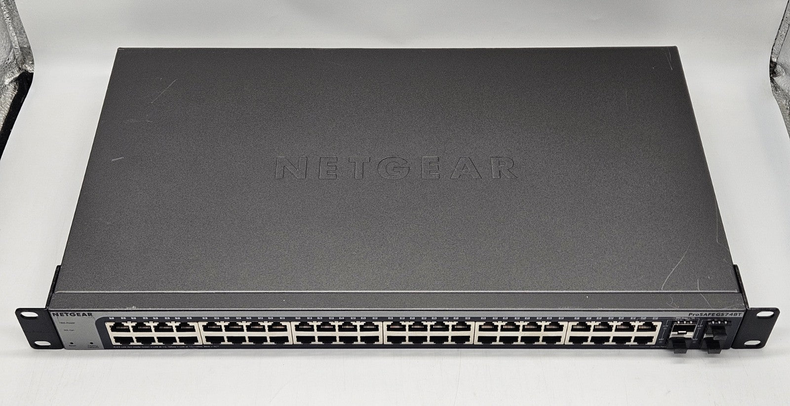 Netgear ProSafe GS748T 48-Port GbE & 4-Port SFP Network Switch GS748T-500NAS2