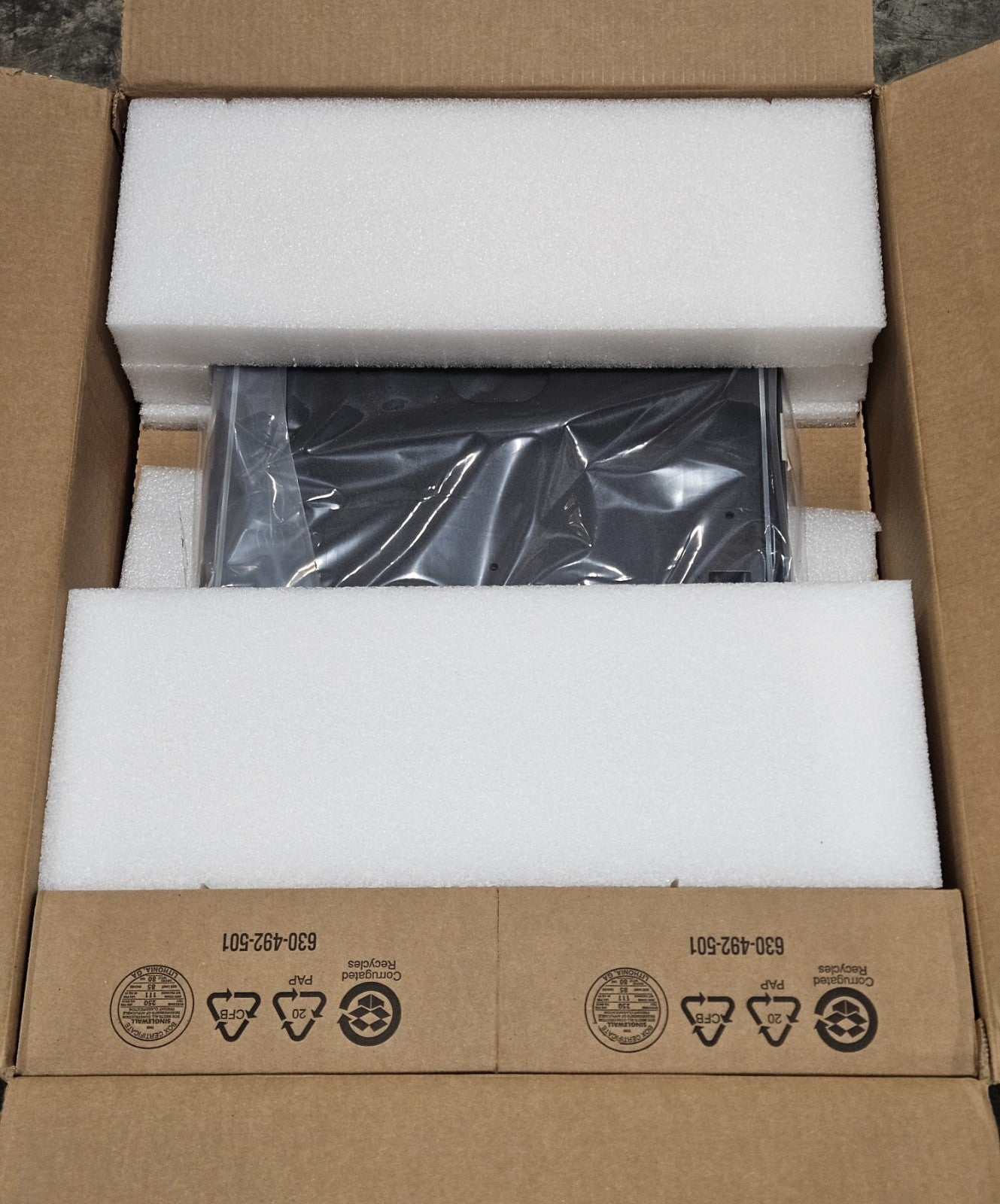 NEW Vertiv Avocent 19" Local Rack Access 1U LCD Rack Mount Console LRA185KMM1