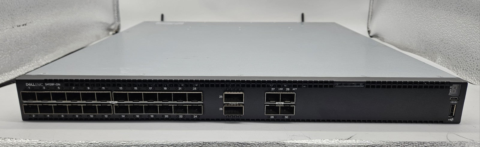 Dell 28-Port 10Gb SFP+ 2-Port 100Gb QSFP28 Network Switch OS10 w/2x PS S4128F-ON1