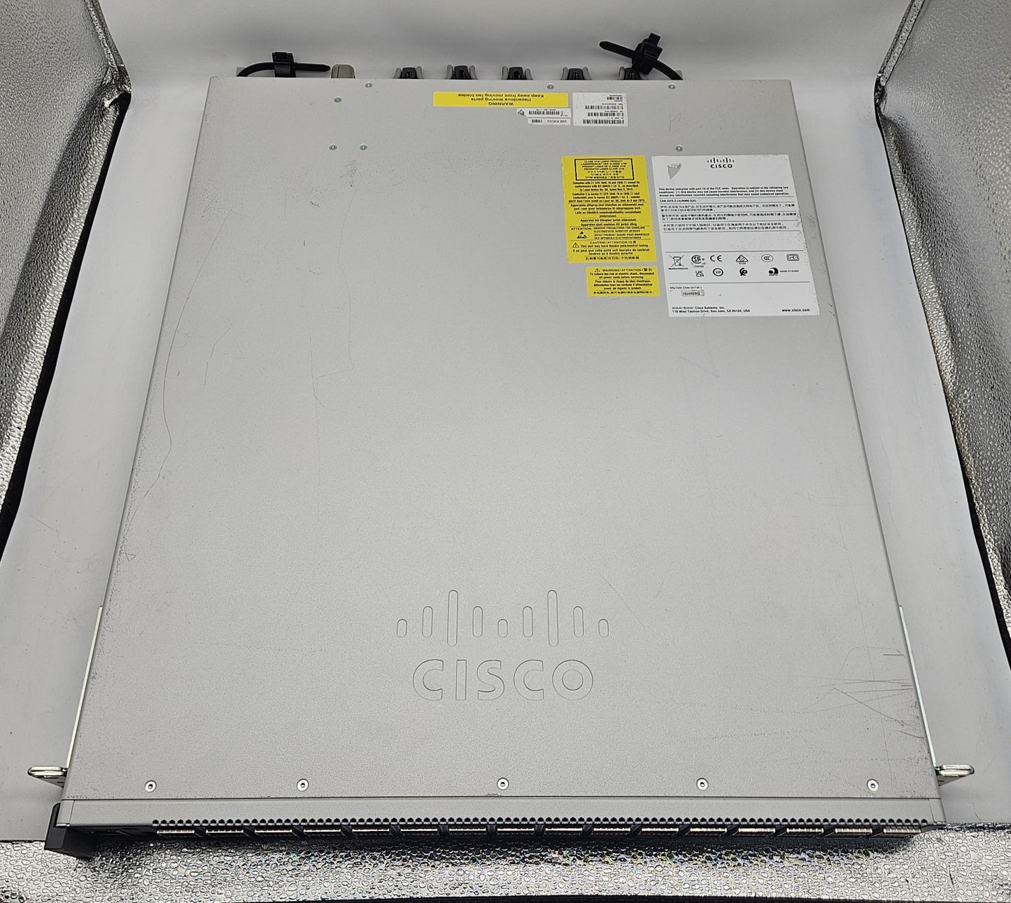 Cisco Catalyst 9500 32-Port 100Gb QSFP Network Switch w/ 2x PSU C9500-32C-A READ2