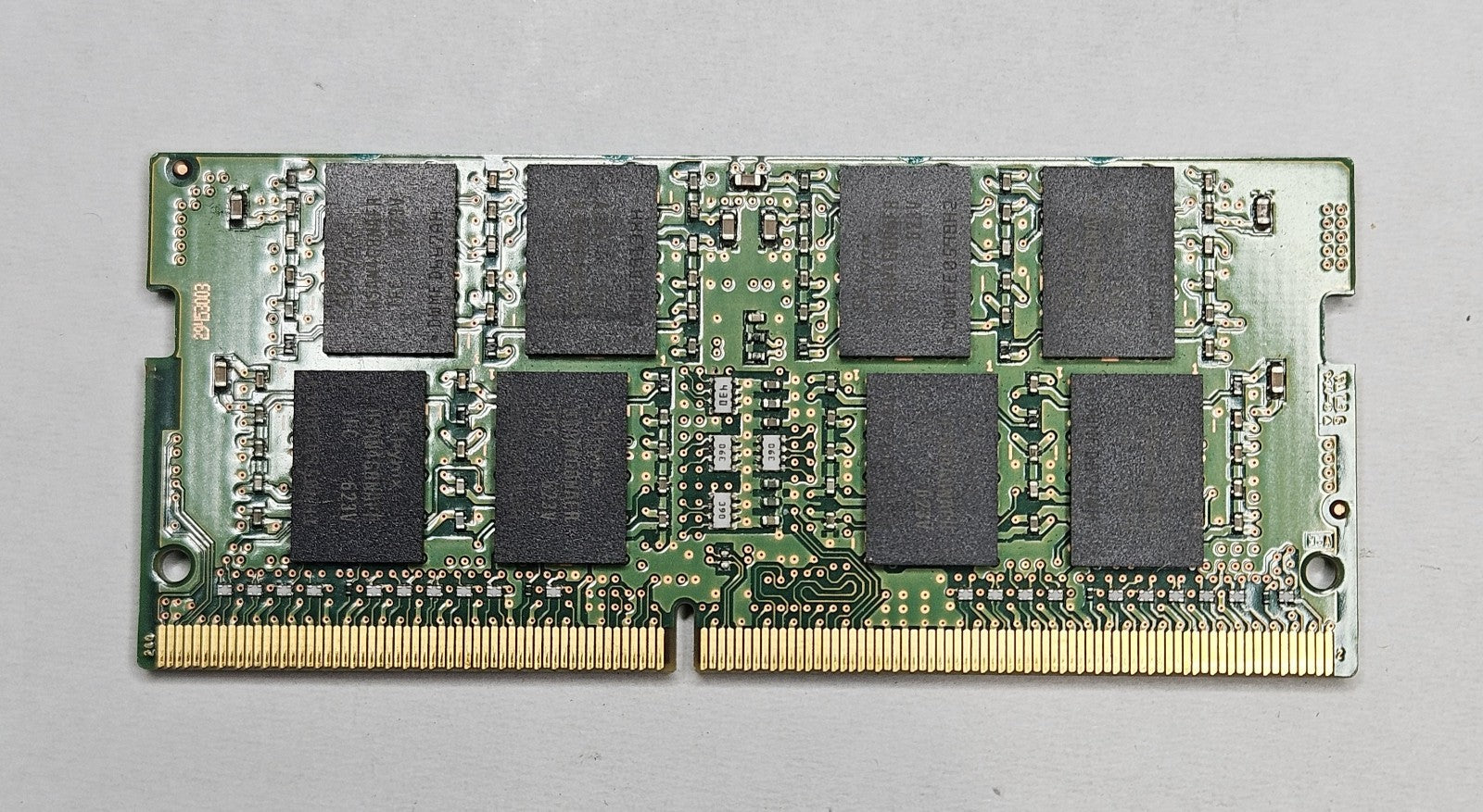 Hynix 8GB PC4-17000 DDR4-2133MHz 260-Pin SoDimm Laptop Memory HMA41GS6AFR8N-TF1