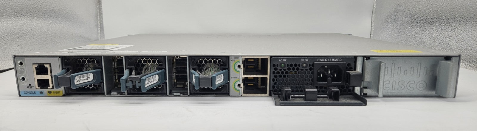 Cisco Catalyst C3850 24-Port PoE GbE Network Switch w/ NM-4-1G WS-C3850-24P-L3
