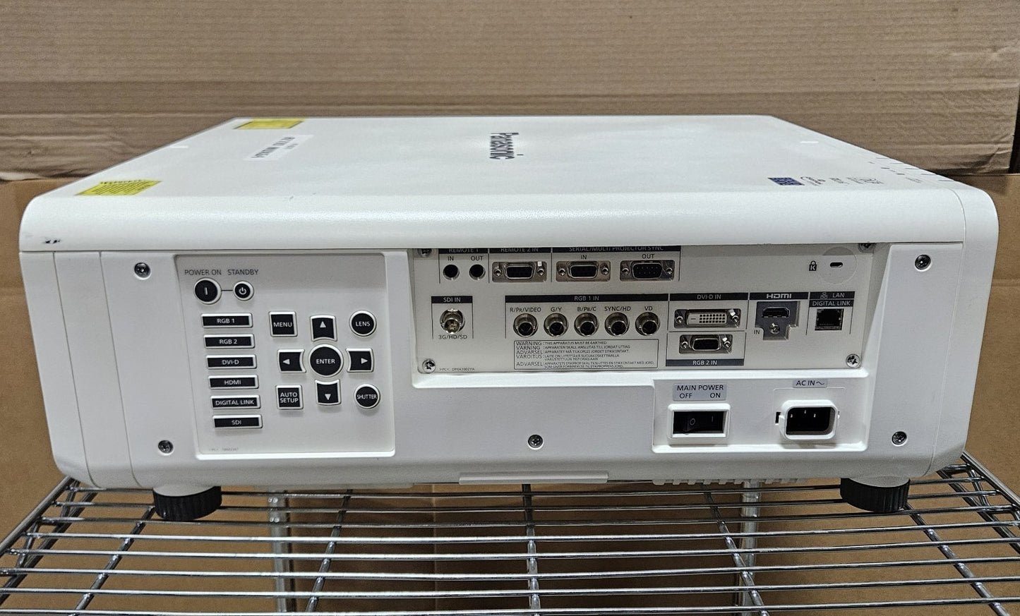 Panasonic Laser WUXGA DLP 7000 Lumens Projector 6149 Hours 6109 Lamp PT-RZ7704