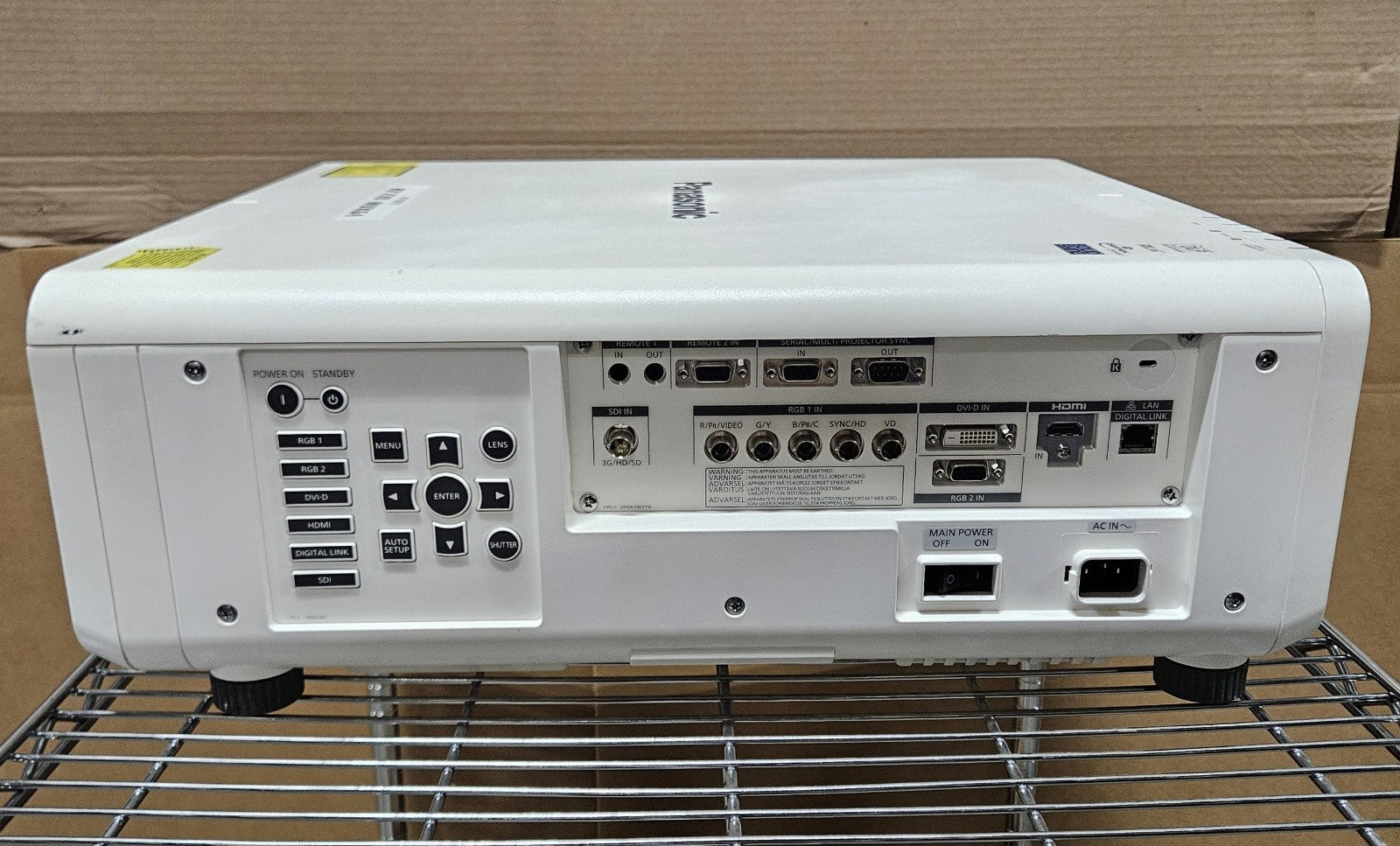 Panasonic Laser WUXGA DLP 7000 Lumens Projector 6149 Hours 6109 Lamp PT-RZ7704