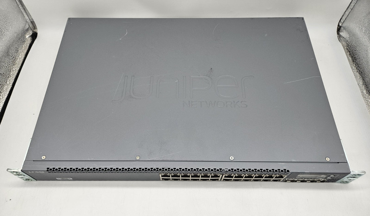 Juniper 24-Port GbE PoE+ & 4-Port 10GB SFP+ Network Switch EX3300-24P2