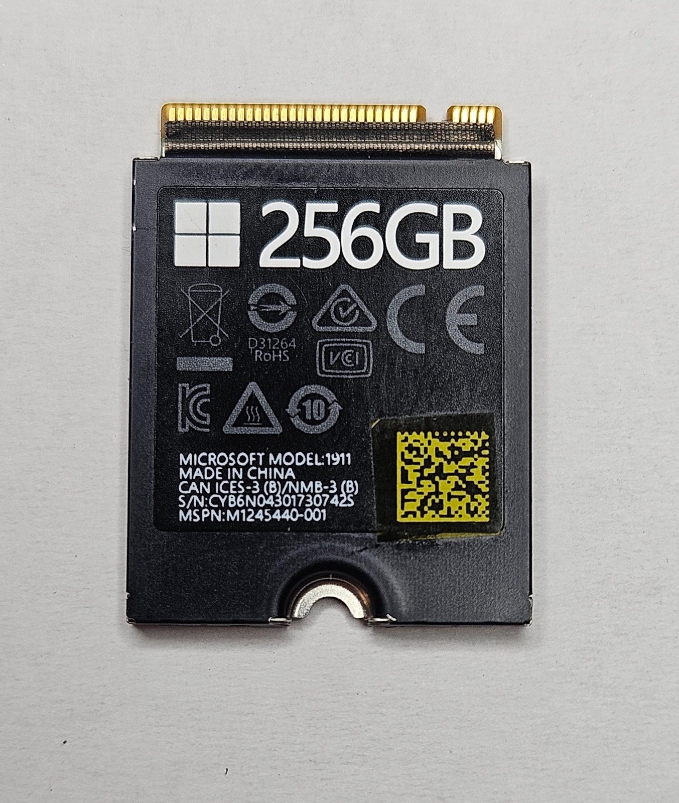 Microsoft Model 1911 256GB PCI Express 4.0x4 NVMe M.2 2230 SSD M1245440-0010