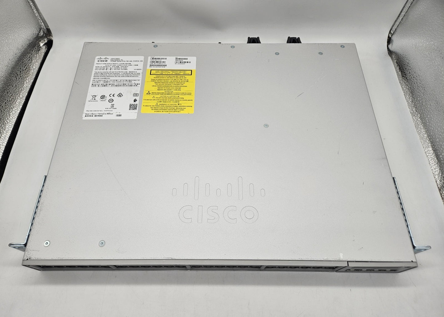 Cisco Catalyst 9200 48-Port GbE PoE+ Network Switch w/ Module 2x PSU C9200-48P-E2