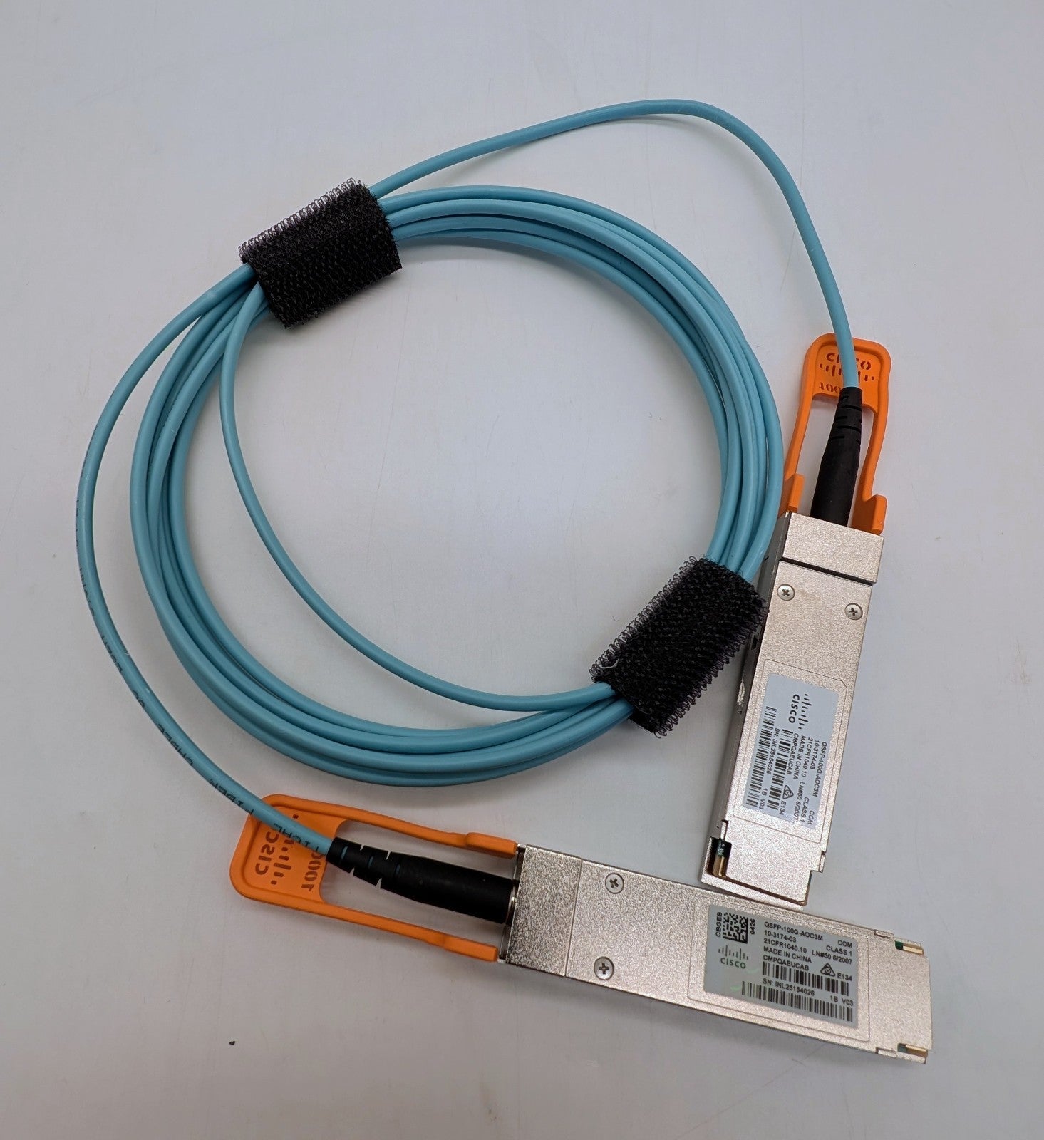 Cisco QSFP-100G-AOC3M 100G QSFP28 to QSFP28 3-Meter Active Optical Cable0