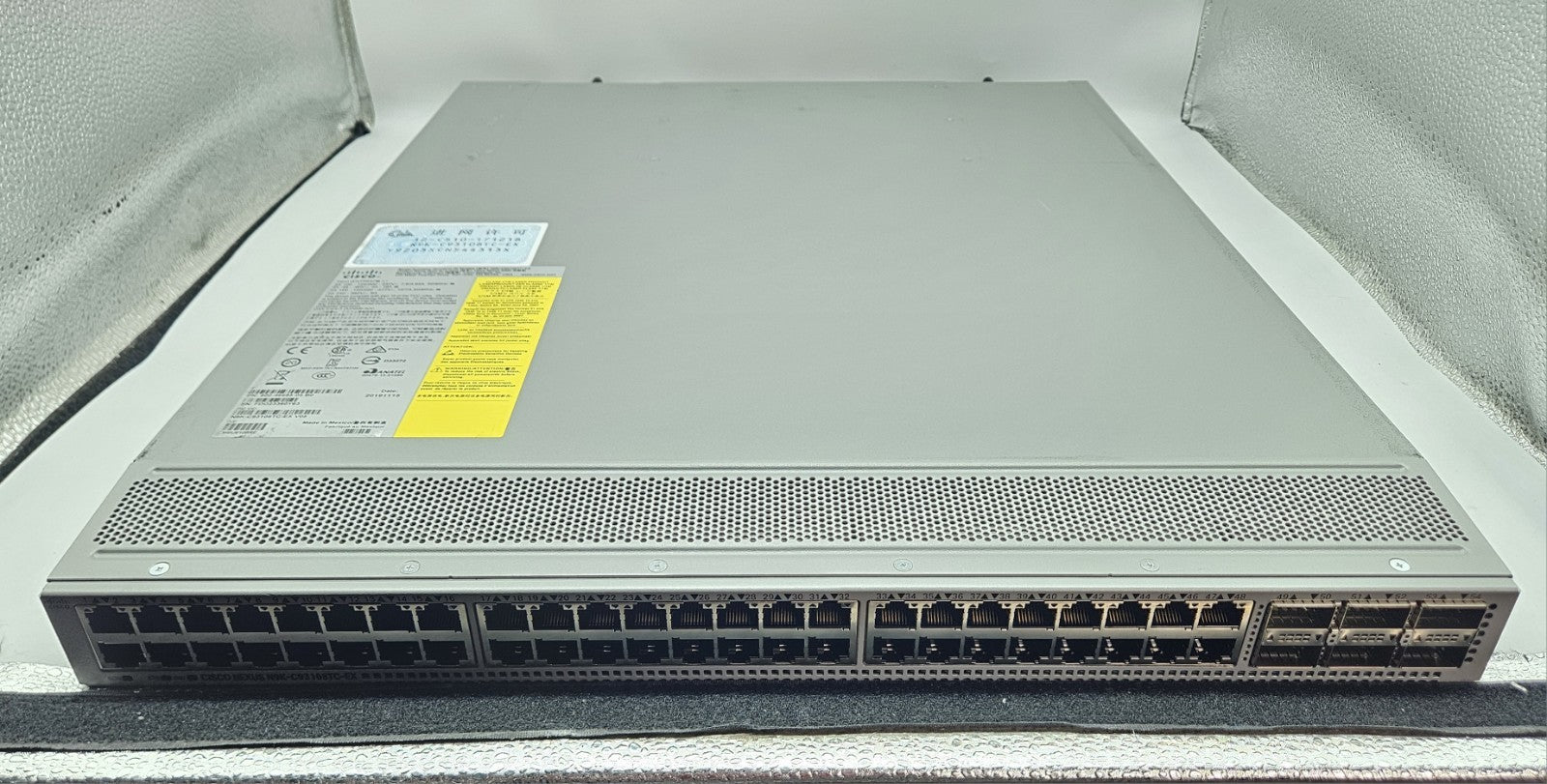 Cisco Nexus 48-Port 10GbE & 6-QSFP28 Network Switch N9K-C93108TC-EX (RED)0