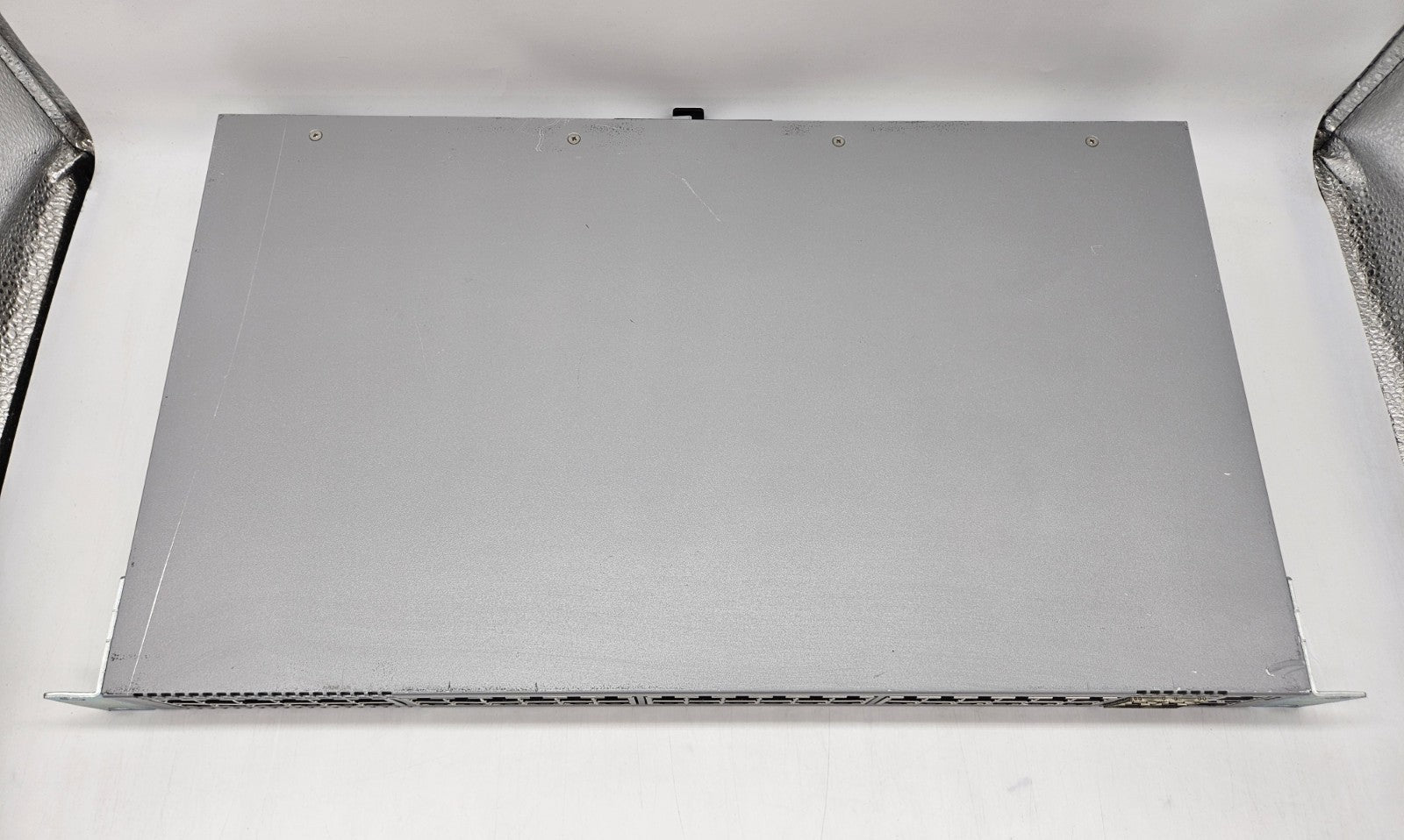 Arista 7010TX 48-Port 10GB Ethernet & 4-Port 25GB SFP Network Switch 7010TX-482