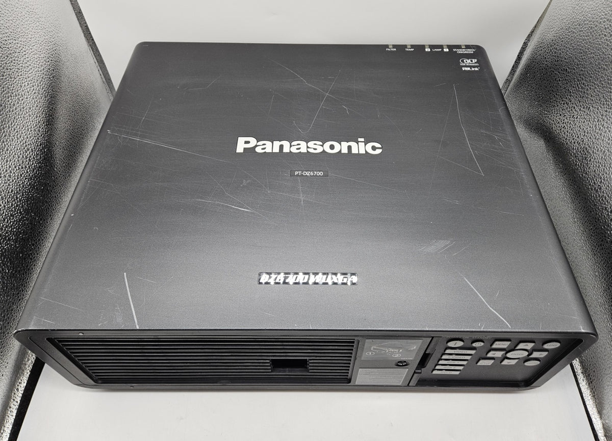 Panasonic WUXGA DLP 6000 Lumens Projector 144 Lamp Hours (Clean Image) READ2