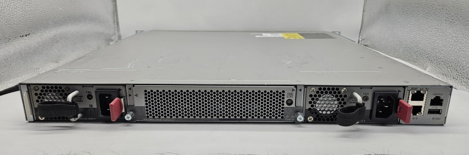 Cisco Nexus 3064PQ 48-Port SFP+ & 4-Port QSFP+ Network Switch N3K-C3064PQ-10GX3