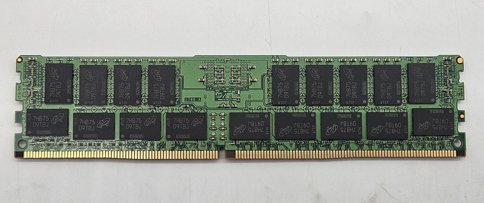 Micron 32GB PC4-19200 DDR4-2400MHz REG ECC Server RAM MTA36ASF4G72PZ-2G3B11
