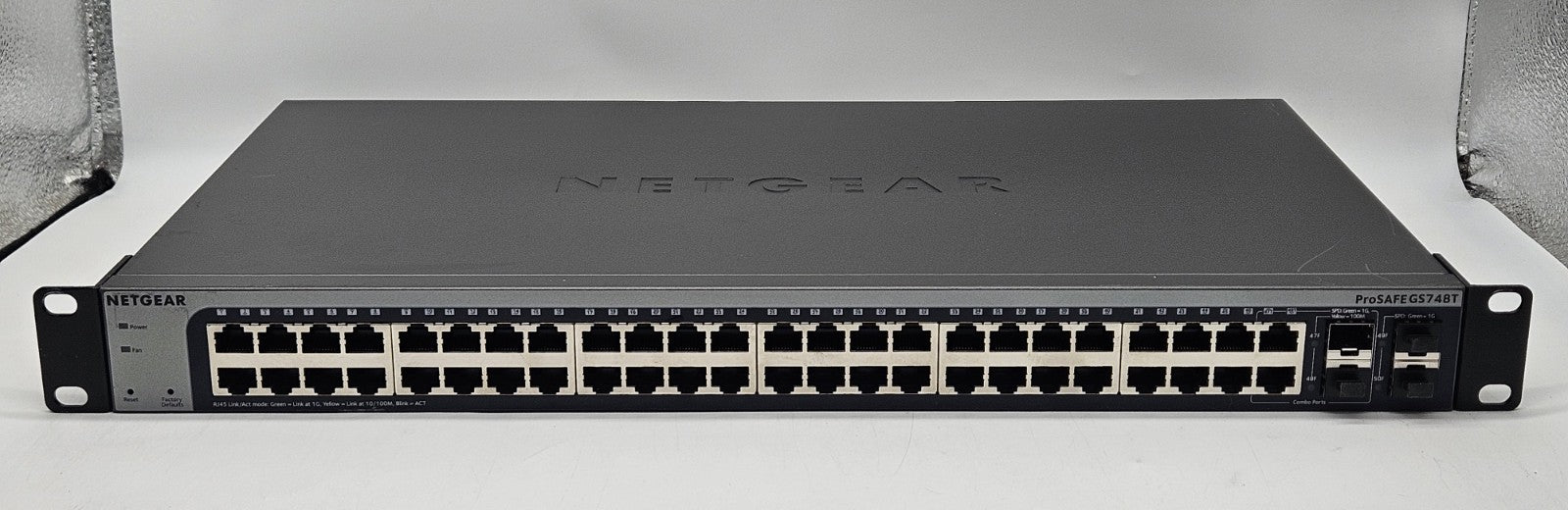 Netgear ProSafe GS748T 48-Port GbE & 4-Port SFP Network Switch GS748T-500NAS1