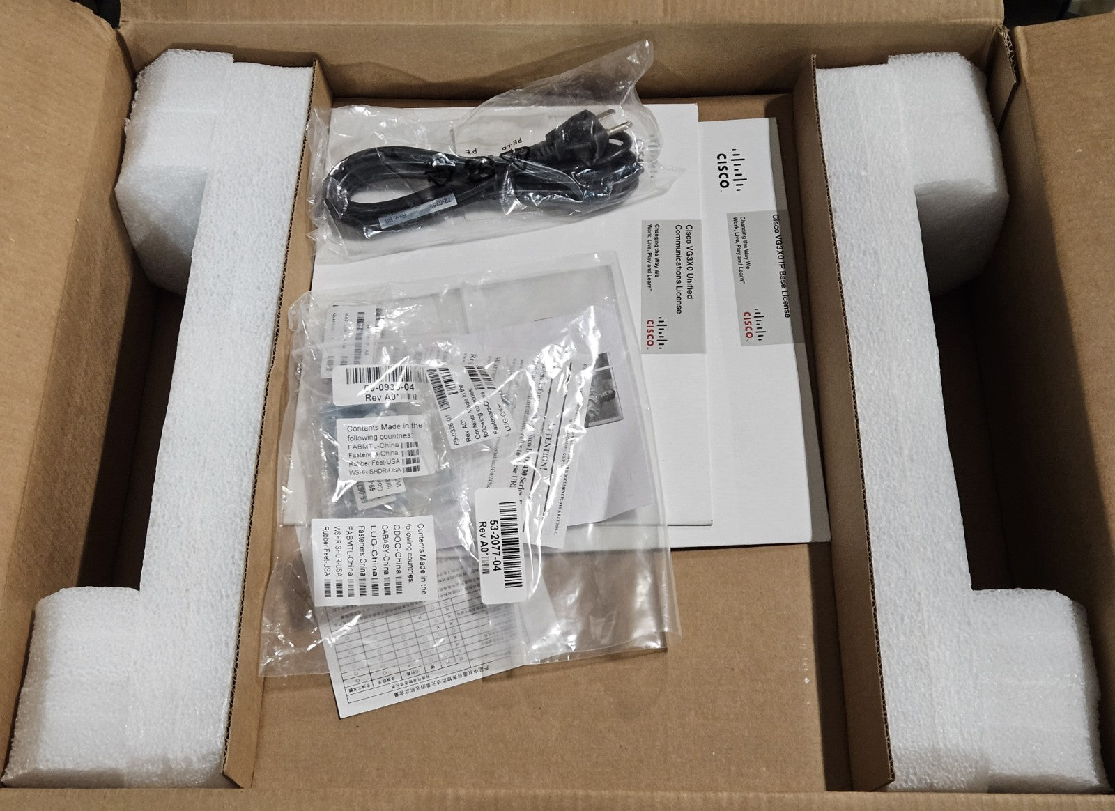 NEW OPEN BOX Cisco 24-Port Analog VoIP Gateway FXS SIP Enterprise VG3102