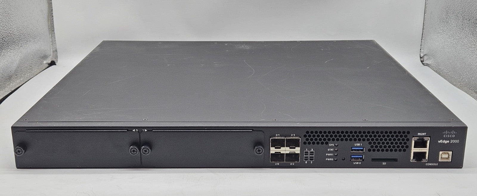 Cisco vEdge 2000 4-Port SFP Gigabit Router OS 20.91