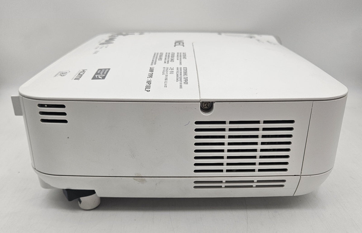 DLP 3100 Lumens Projector 1608 Hours (Dust Specs when Fully Zoomed Out) NP-V311X4