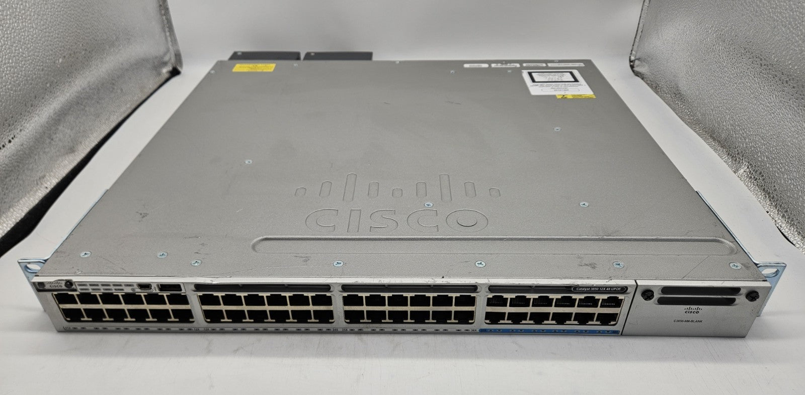 Cisco Catalyst 3850 48-Port GbE (12-10GbE) Network Switch WS-C3850-12X48U-E0