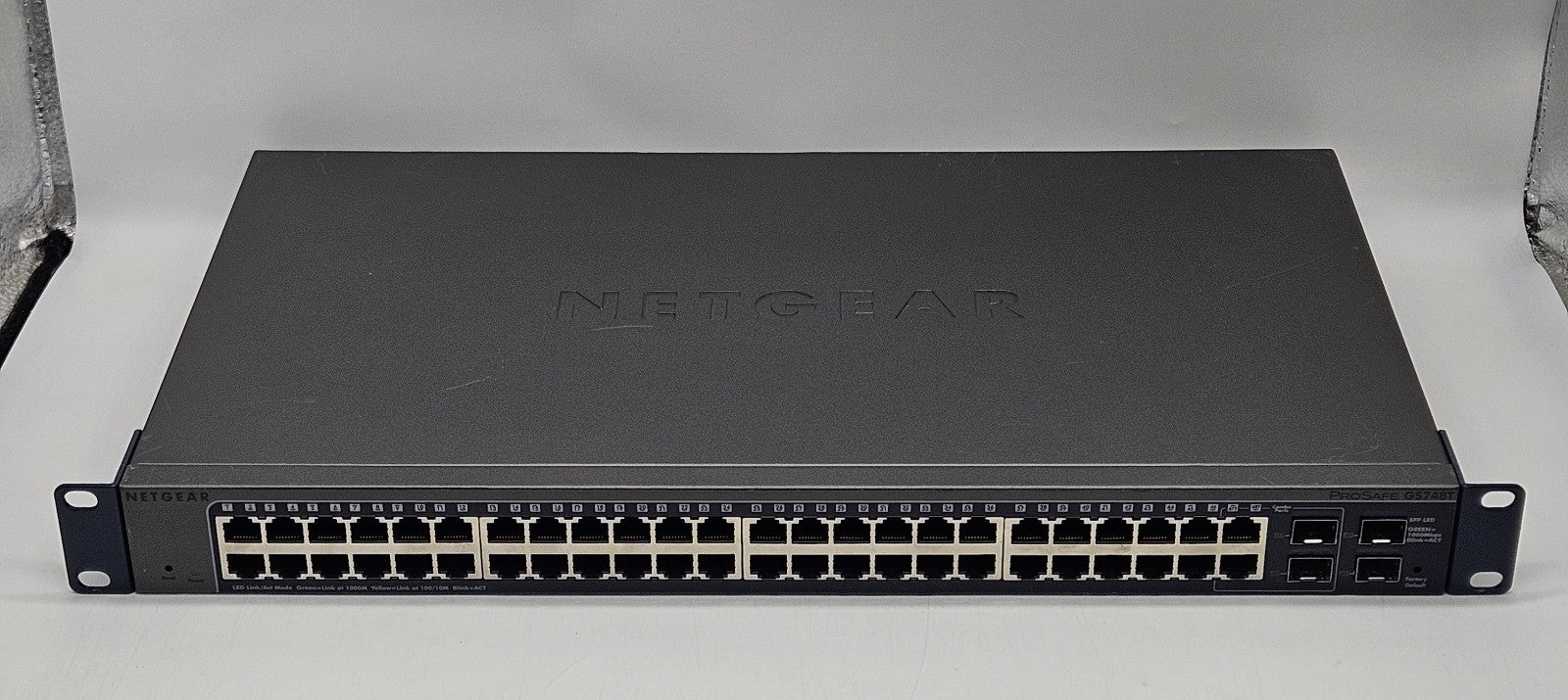 Netgear ProSafe GS748T 48-Port GbE & 4-Port SFP Network Switch GS748T V4H20