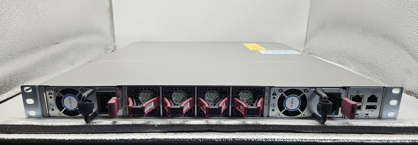 Cisco Nexus 9000 32-Port 40Gb QSFP+ Network Switch w/ 2x PSU N9K-C9332PQ3