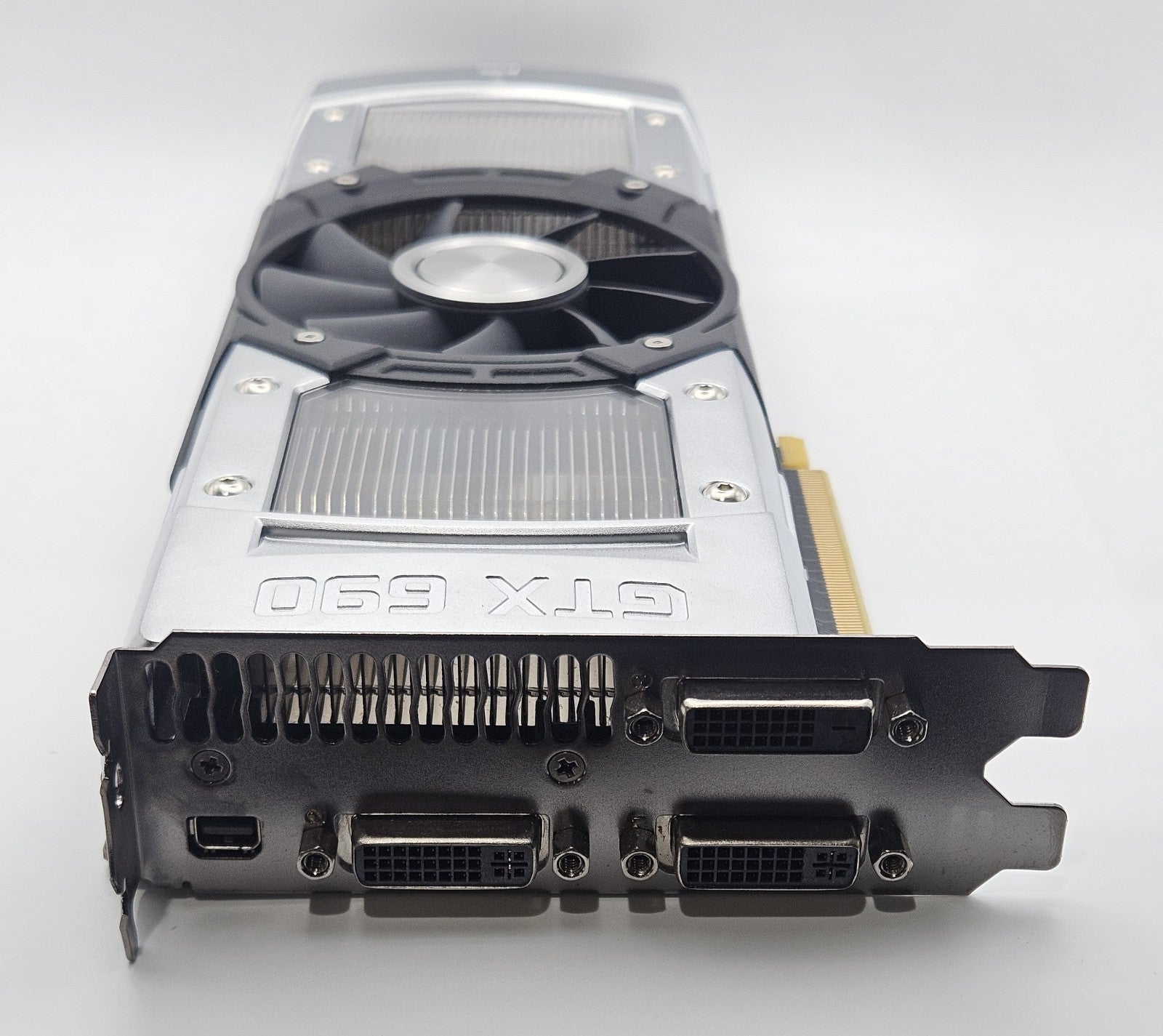 Nvidia Geforce GTX 690 4GB GDDR5 PCI-E 3.0x16 Video Graphics Card 04G-P4-2690-BR1