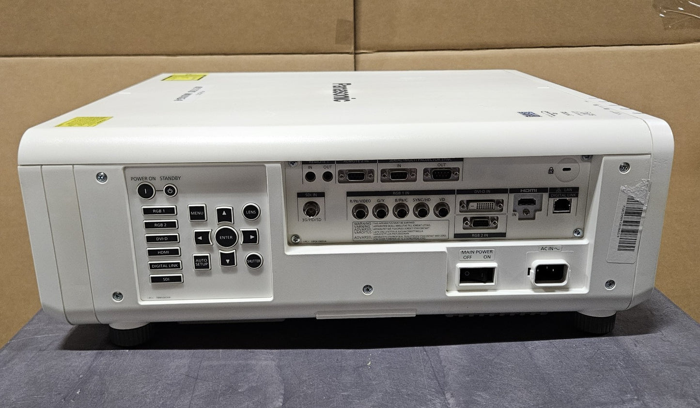Panasonic Laser WUXGA DLP 7000 Lumens Projector 4925 Hours 4893 Lamp PT-RZ7705