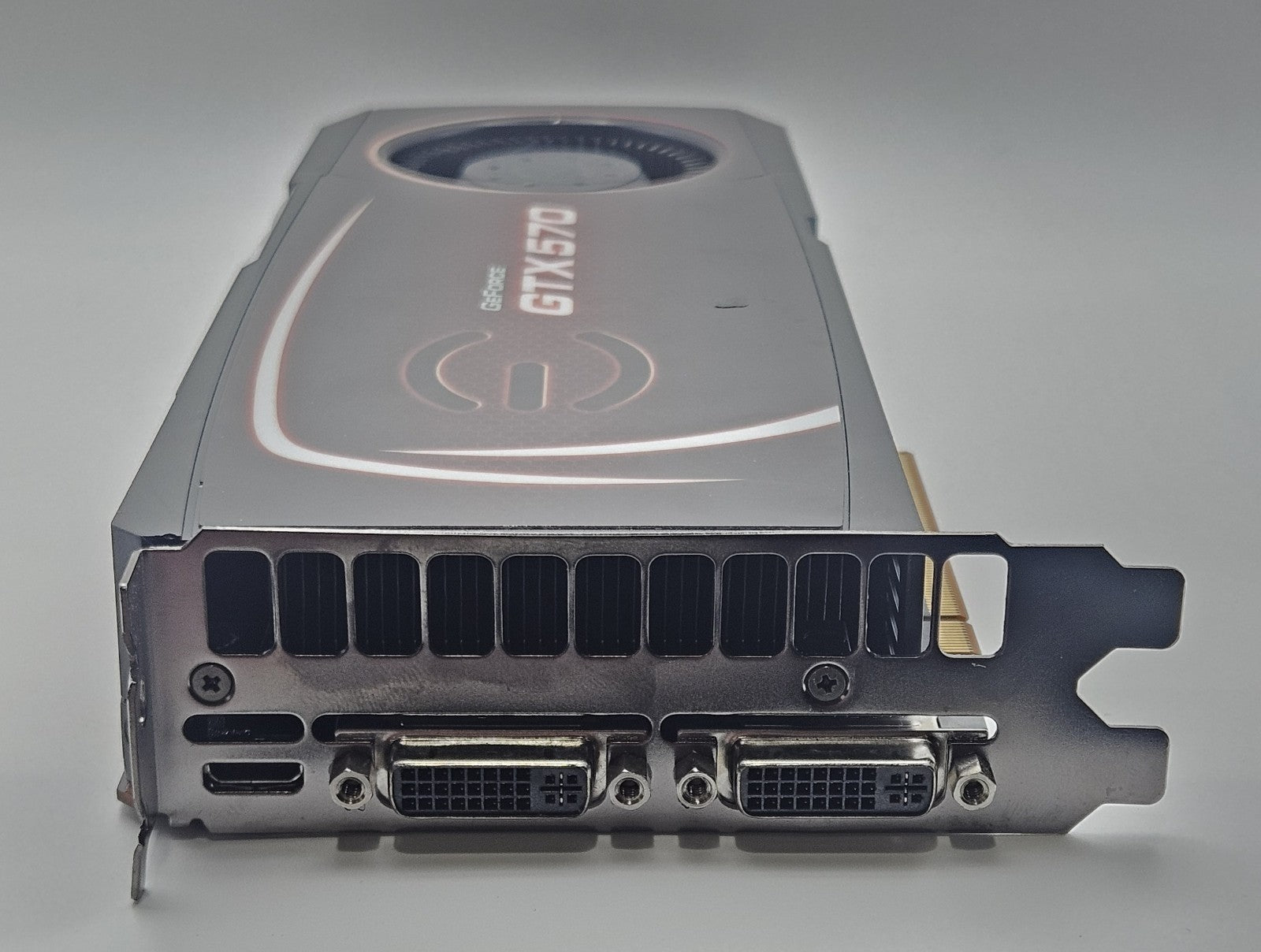 EVGA GeForce GTX 570 1.25GB GDDR5 PCI-E 2.0 x16 Video Graphics Card1