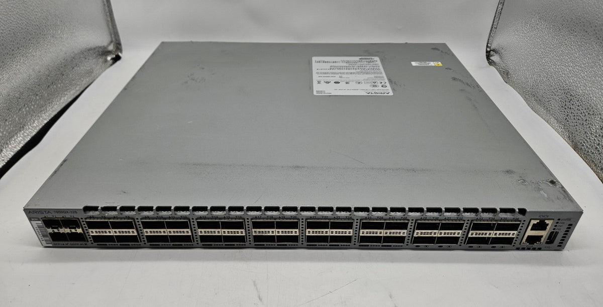 Arista 32-Port 40Gb QSFP+ & 4-Port 10Gb SFP+ Network Switch DCS-7050QX-32S-R0