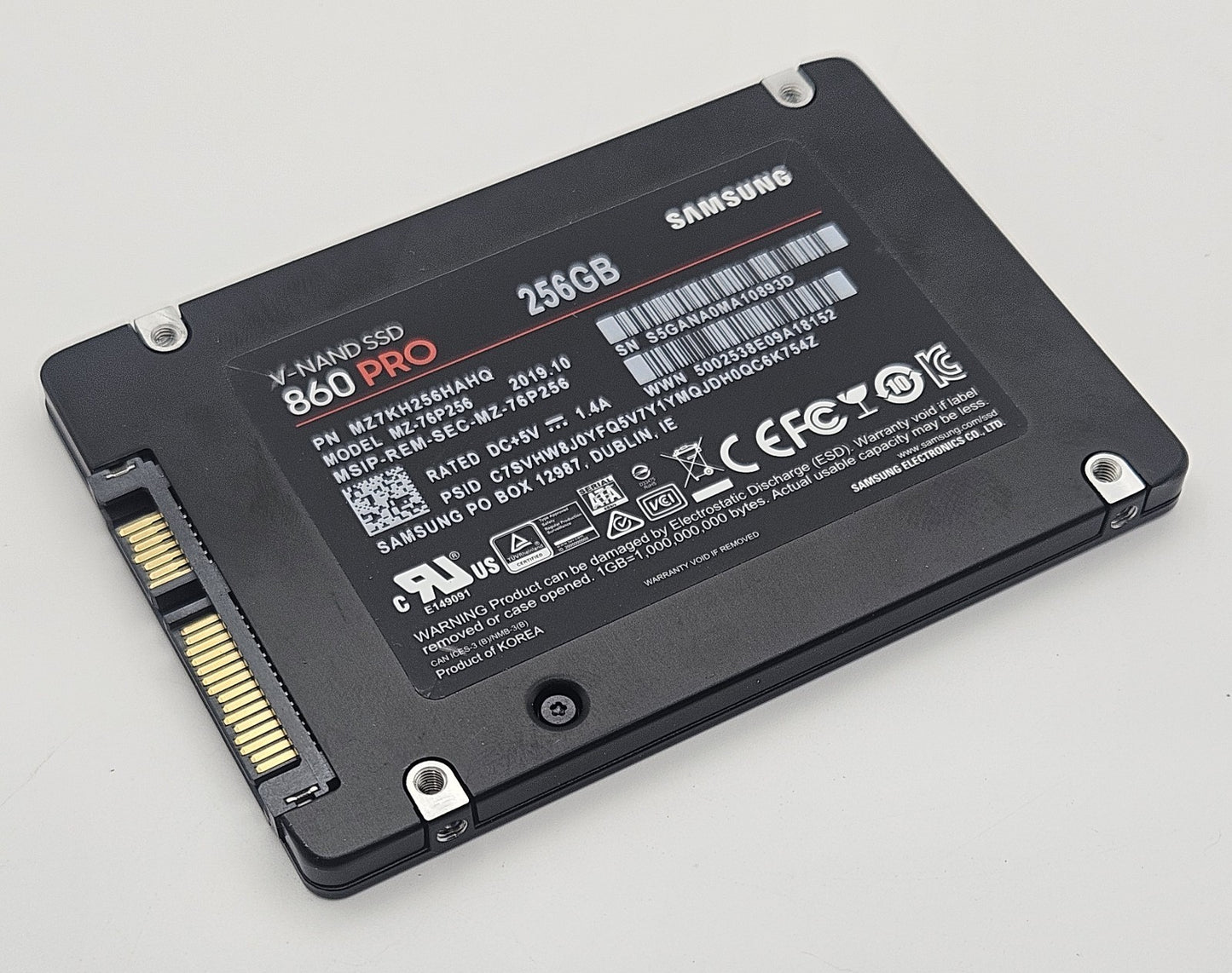 Samsung MZ-76P256 860 PRO 256GB MLC SATA 6Gbps (AES-256 / TCG Opal 2.0) 2.5" SSD0