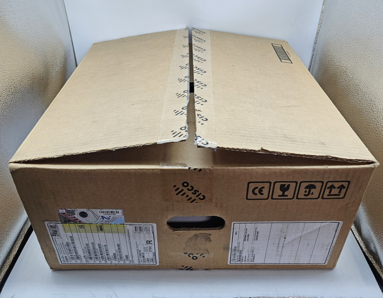 NEW Cisco Catalyst 24-Port GbE Network Switch w/C9200-NM-4X & 2x PSU C9200-24T-E0