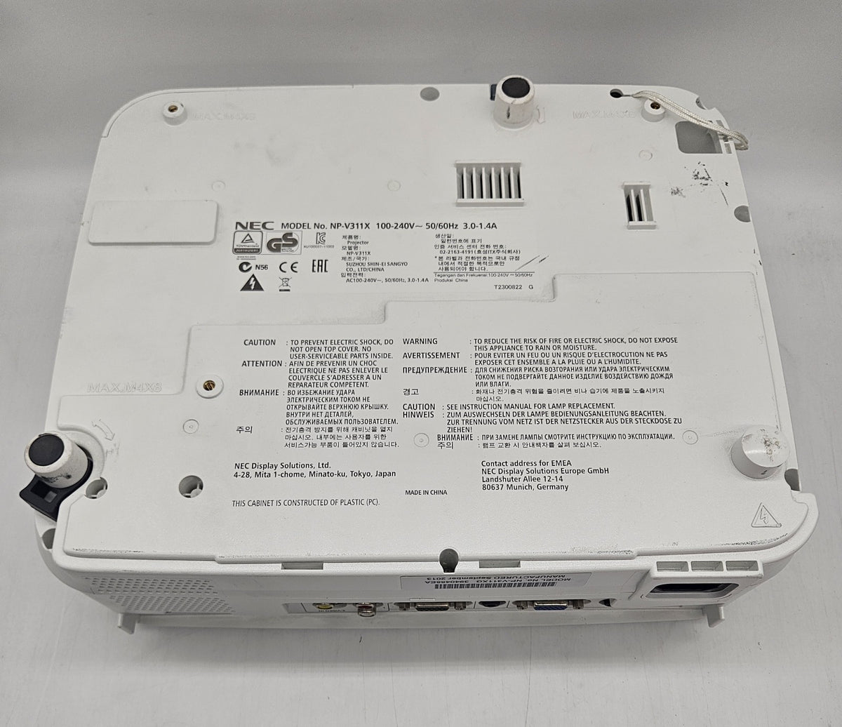 DLP 3100 Lumens Projector 1608 Hours (Dust Specs when Fully Zoomed Out) NP-V311X6