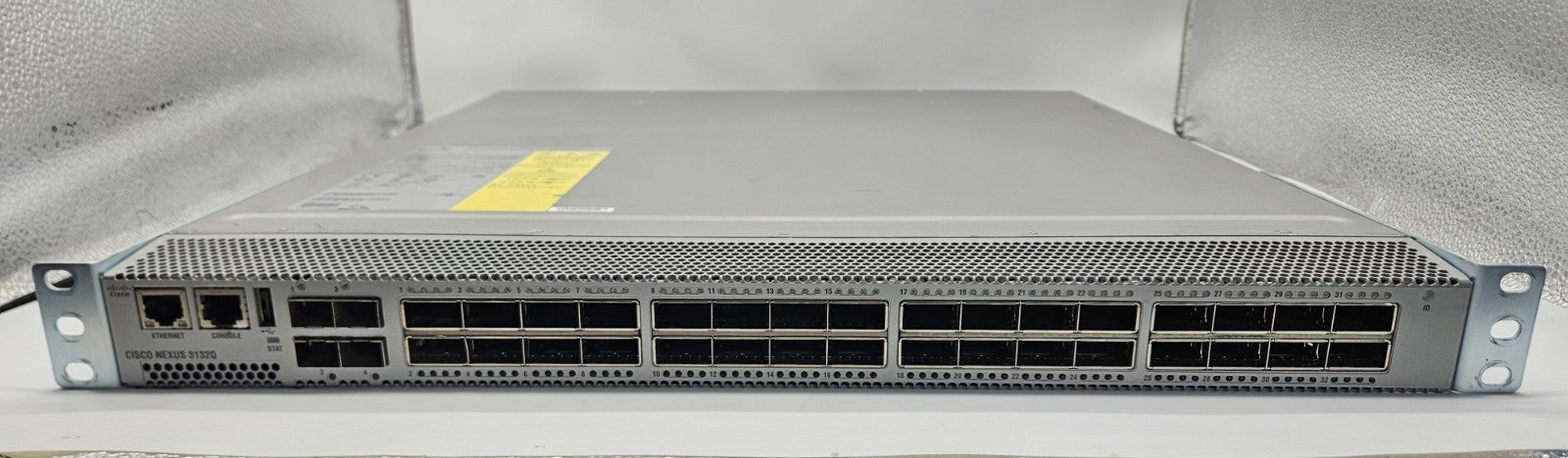 Cisco Nexus 3132Q 32-Port QFSP+ & 4-SFP+ Network Switch LAN ENT N3K-C3132Q-40GE1