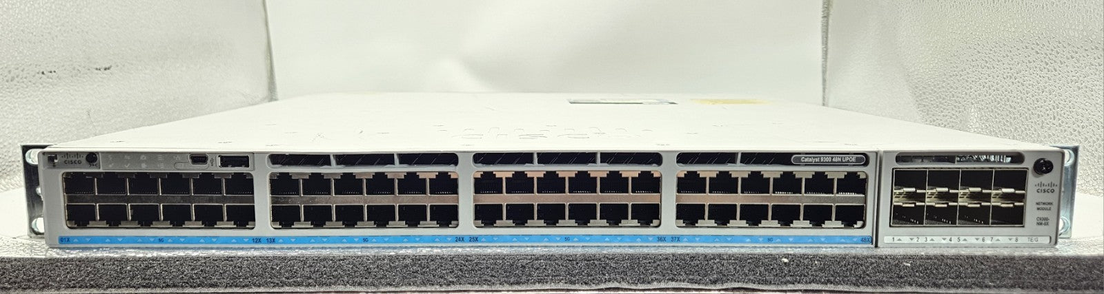 Cisco Catalyst 9300 48-Port 5GB Ethernet Network Switch C9300-48UN-A *1 Bad Port1