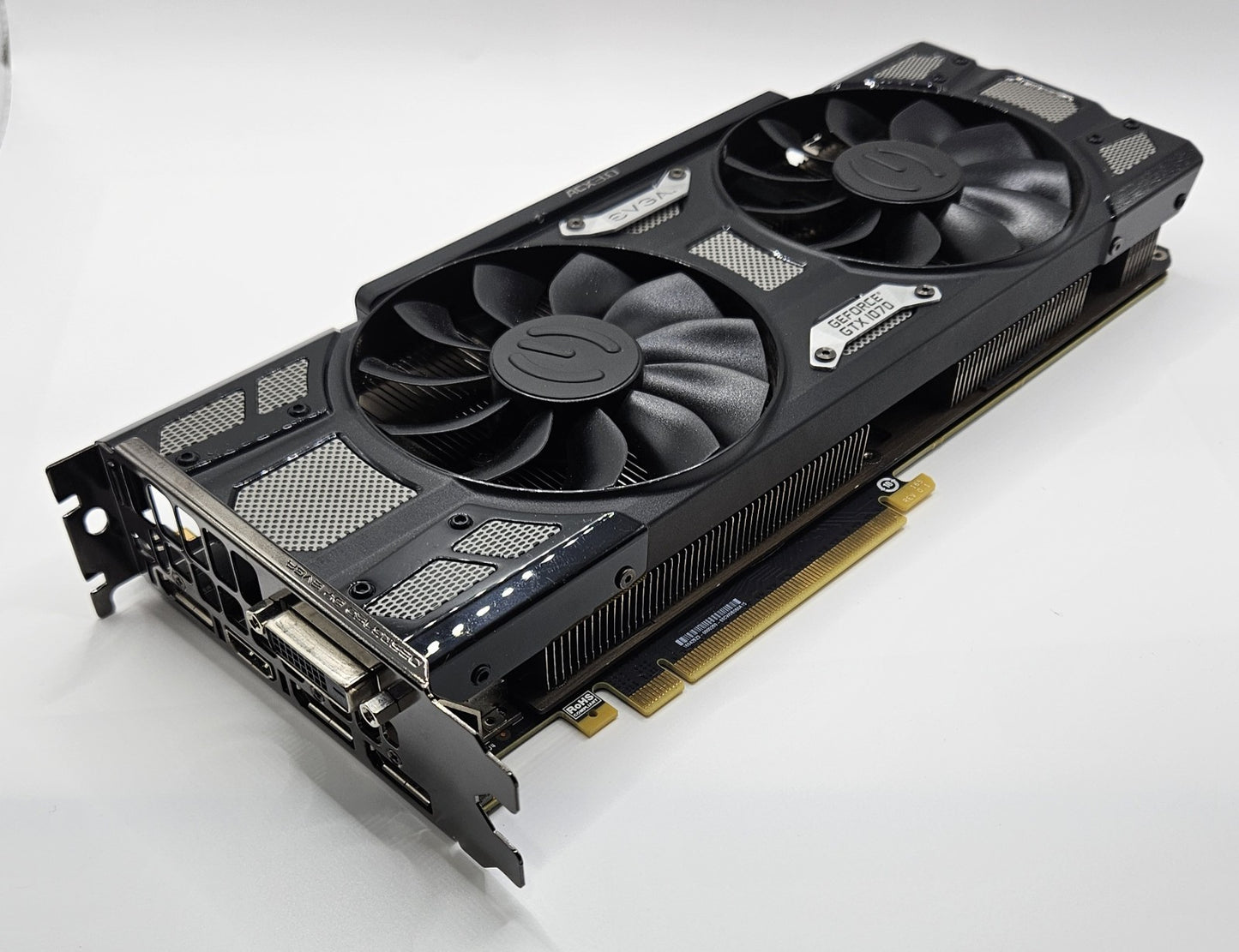 EVGA Nvidia Geforce GTX 1070 SC 8GB GDDR5 PCIe 3.0 x16 Video Graphics Card0