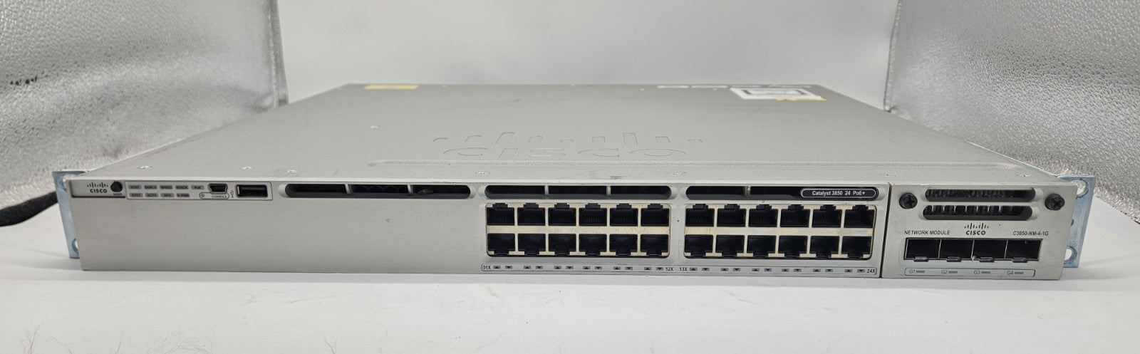 Cisco Catalyst C3850 24-Port PoE GbE Network Switch w/ NM-4-1G WS-C3850-24P-L1