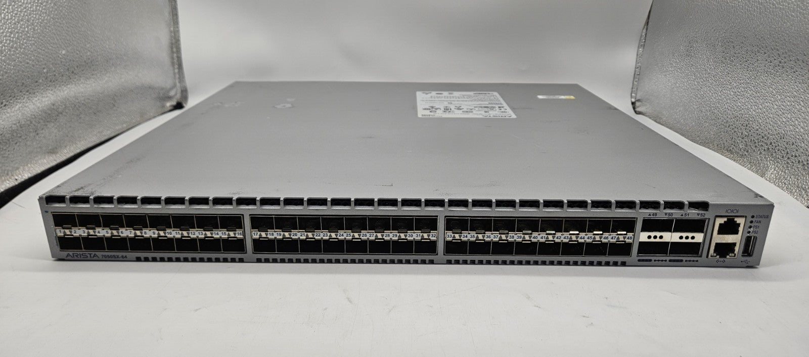 Arista 48-Port 10GB SFP+ & 4-Port 40GB QSFP+ Network Switch DCS-7050SX-64-R1