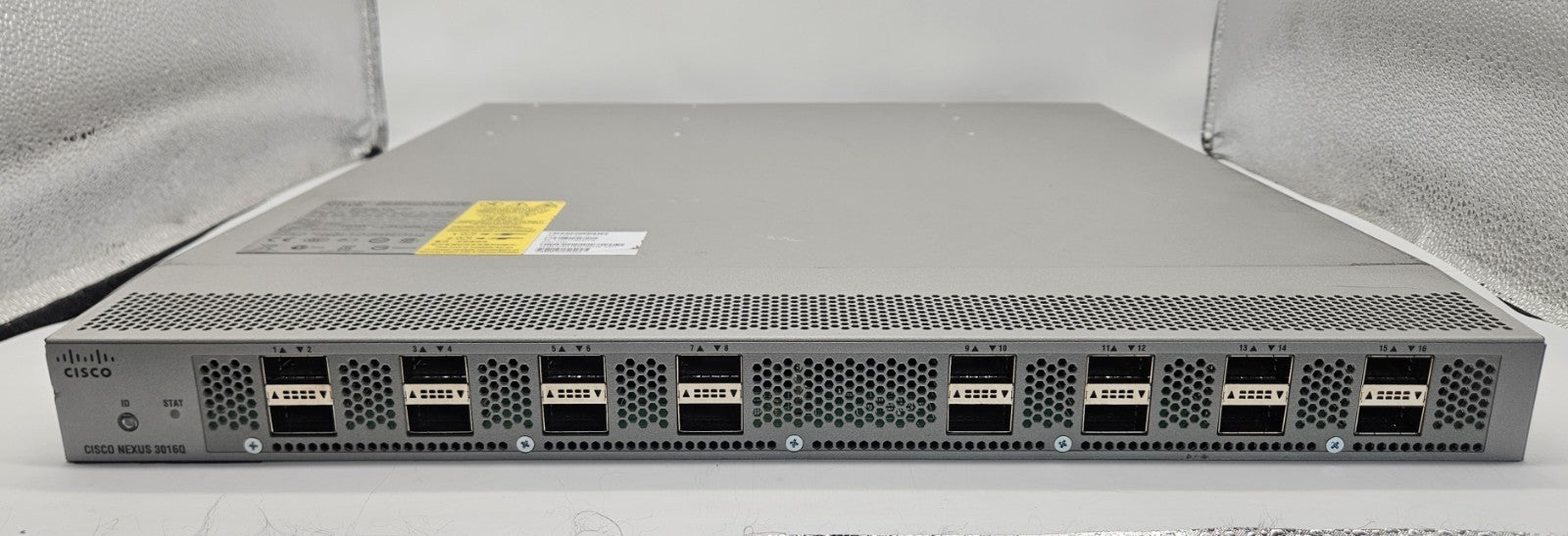 Cisco 16-Port 40Gb QSFP Network Switch w/ 2x Power Supplies(RED) N3K-C3016Q-40GE1