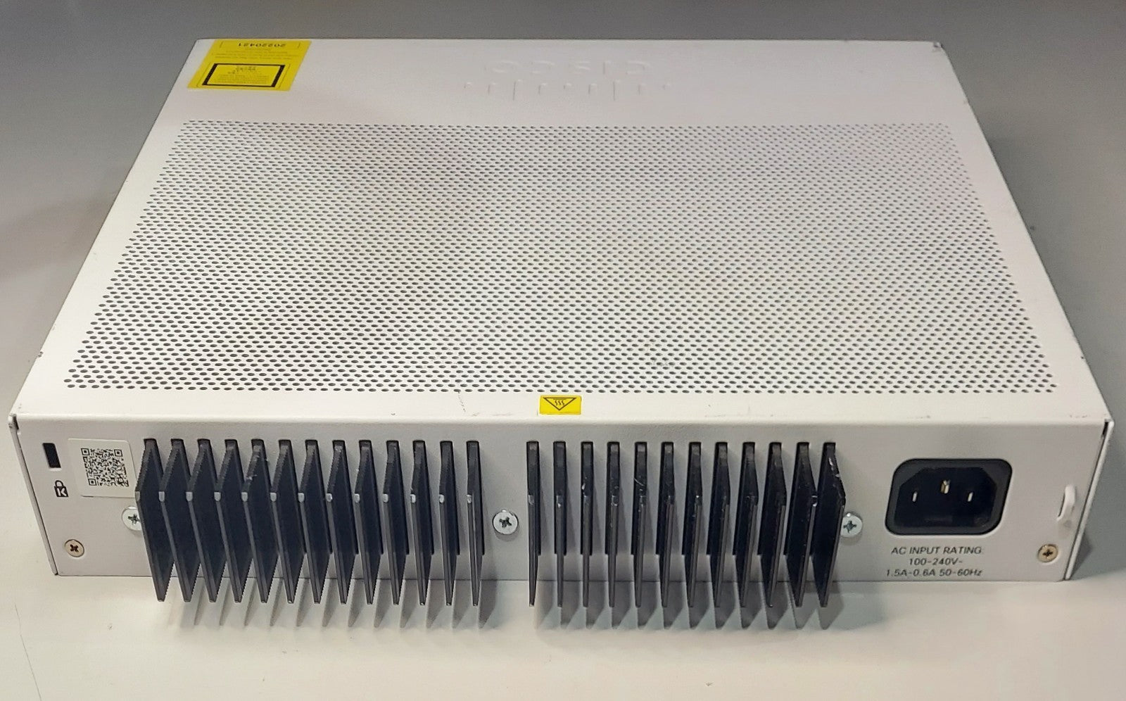 Cisco Catalyst 8-Port PoE+ GbE & 2-Port DP SFP Network Switch C1000-8FP-2G-L2