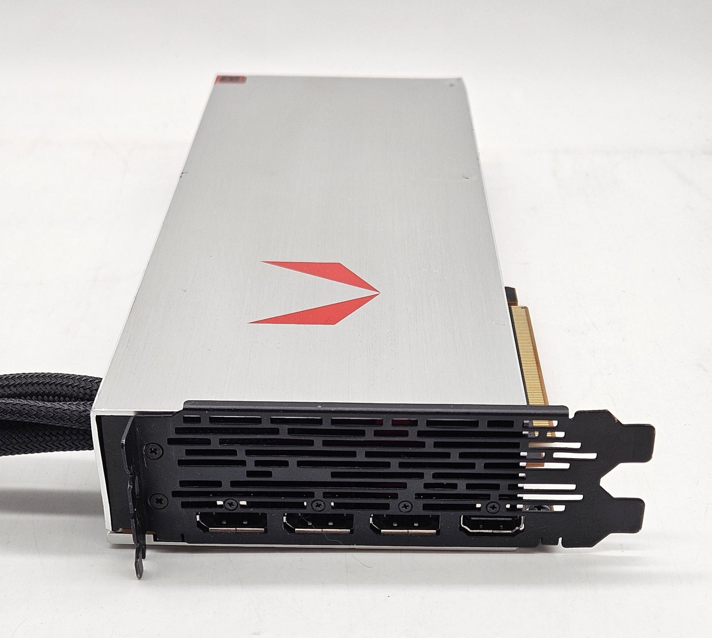 AMD Radeon Vega RX 64 Liquid Cooled Edition 8GB HBM2 Graphics Card1