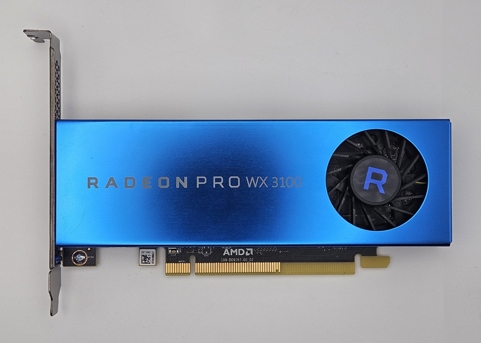 AMD Radeon Pro WX3100 4GB GDDR5 PCI-E 3.0 x8 Video Graphics Card (High Profile)2
