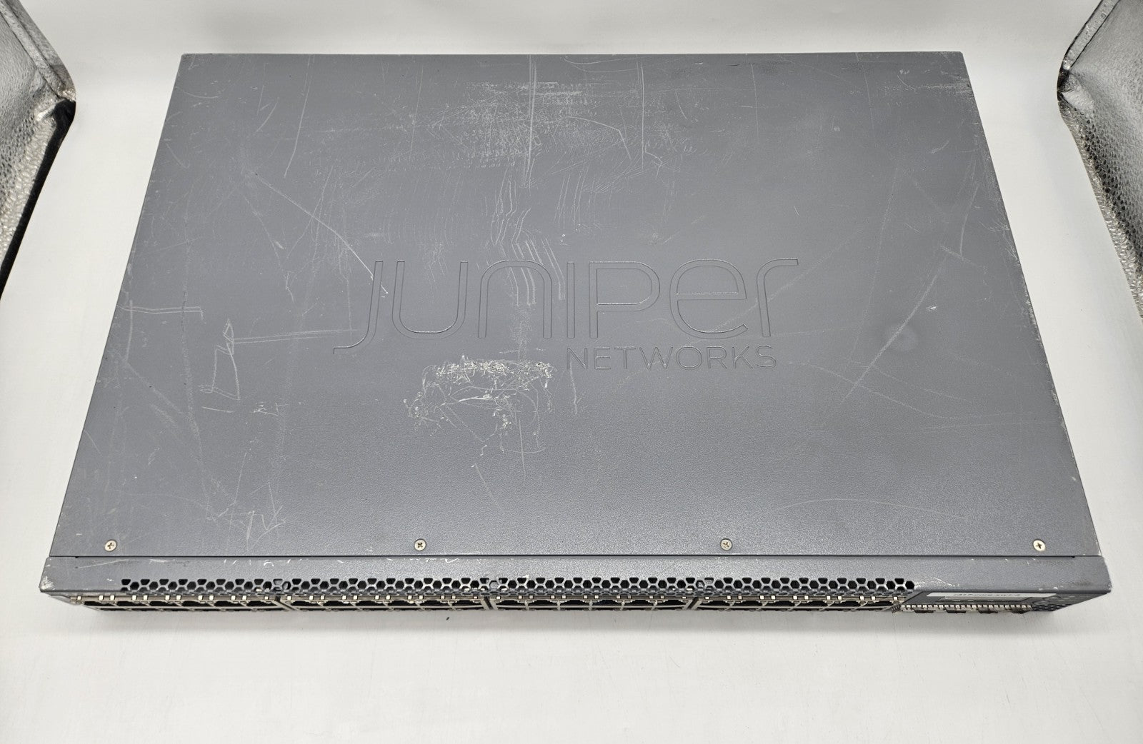 Juniper 48-Port GbE PoE+ & 4-Port 10GB SFP+ Network Switch EX3300-48P2