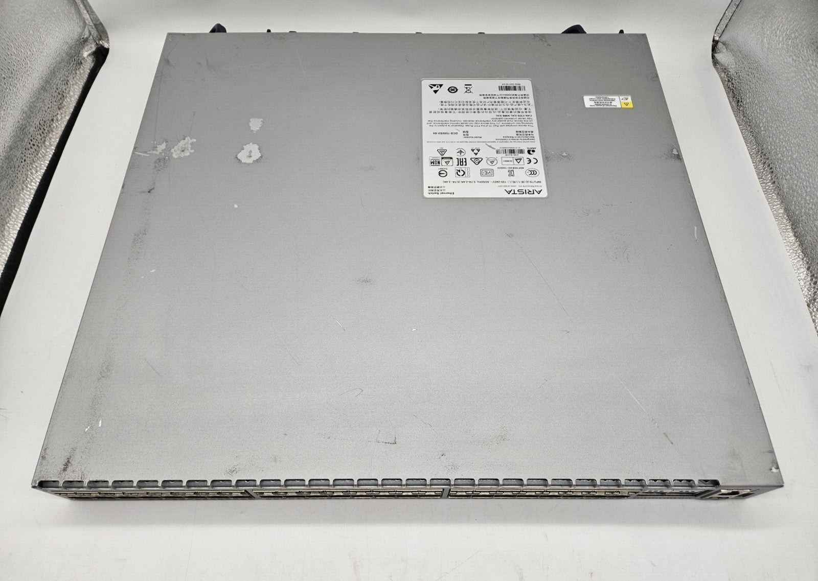 Arista 48-Port 10GB SFP+ & 4-Port 40GB QSFP+ Network Switch DCS-7050SX-64-R2