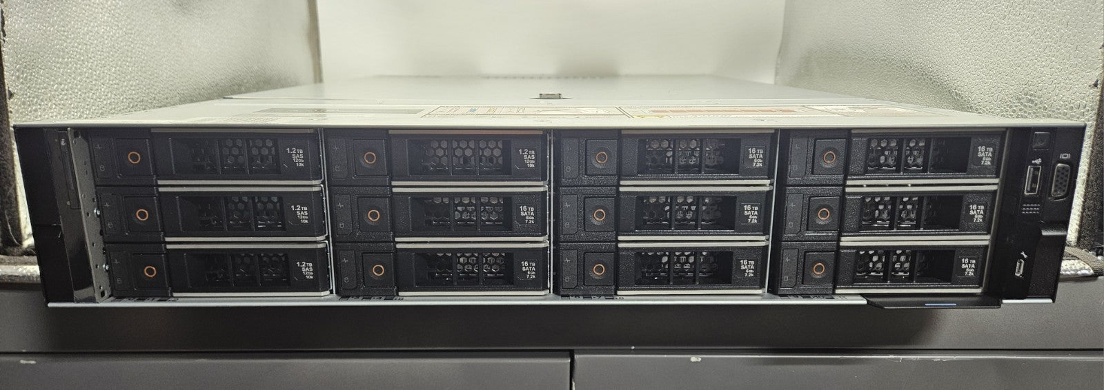 Dell PowerEdge R750xs Xeon 4309Y 16GB RAM 2x240G M.2 4x1.2TB 8x16TB HDD WinSVR191