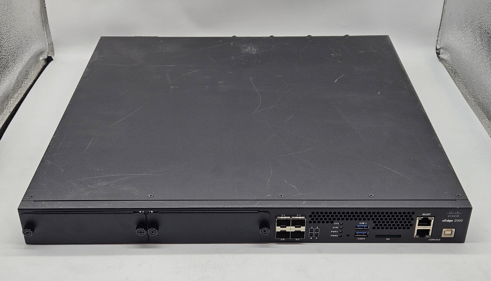 Cisco vEdge 2000 4-Port SFP Gigabit Router OS 20.90