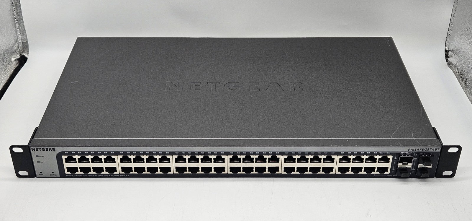 Netgear ProSafe GS748T 48-Port GbE & 4-Port SFP Network Switch GS748T-500NAS0
